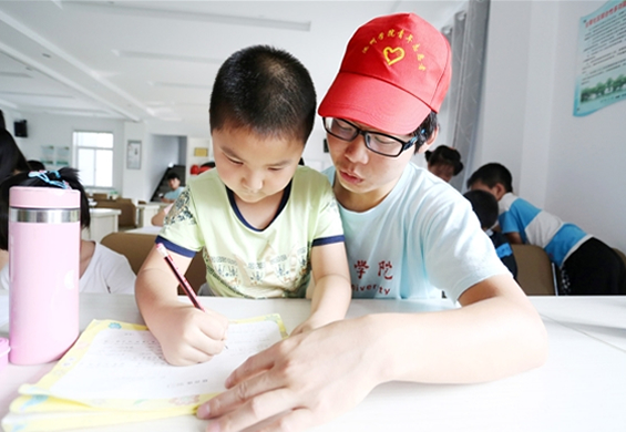 池州市開展大學(xué)生志愿服務(wù)暑期“三下鄉(xiāng)”活動